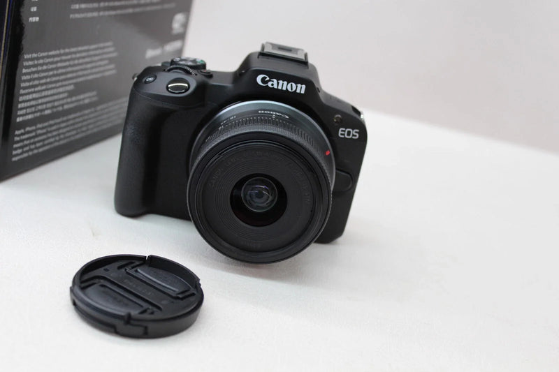 Camera Canon EOS R50 + lente 18-45mm + Adaptador