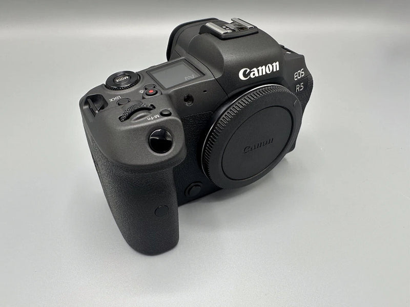 Canon EOS R5 seminova