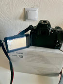 Câmera Canon EOS 250D + Lente EF 18-55mm