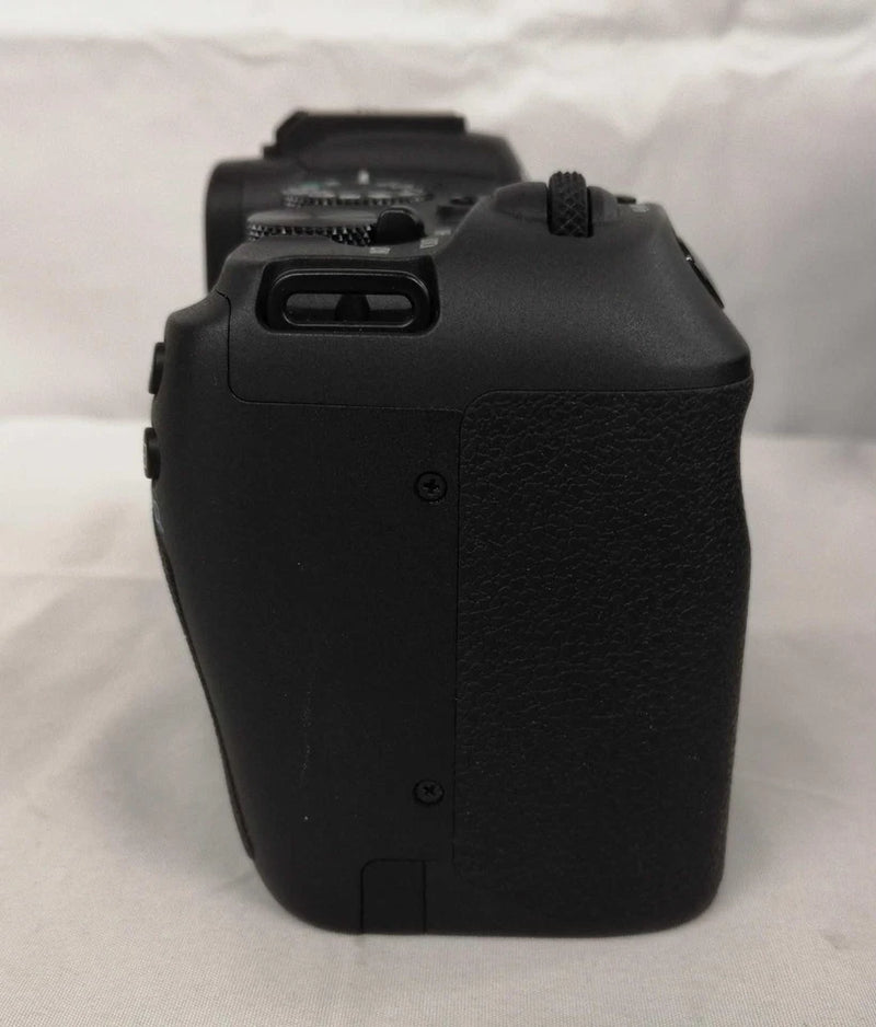 Câmera Canon EOS R8 seminova